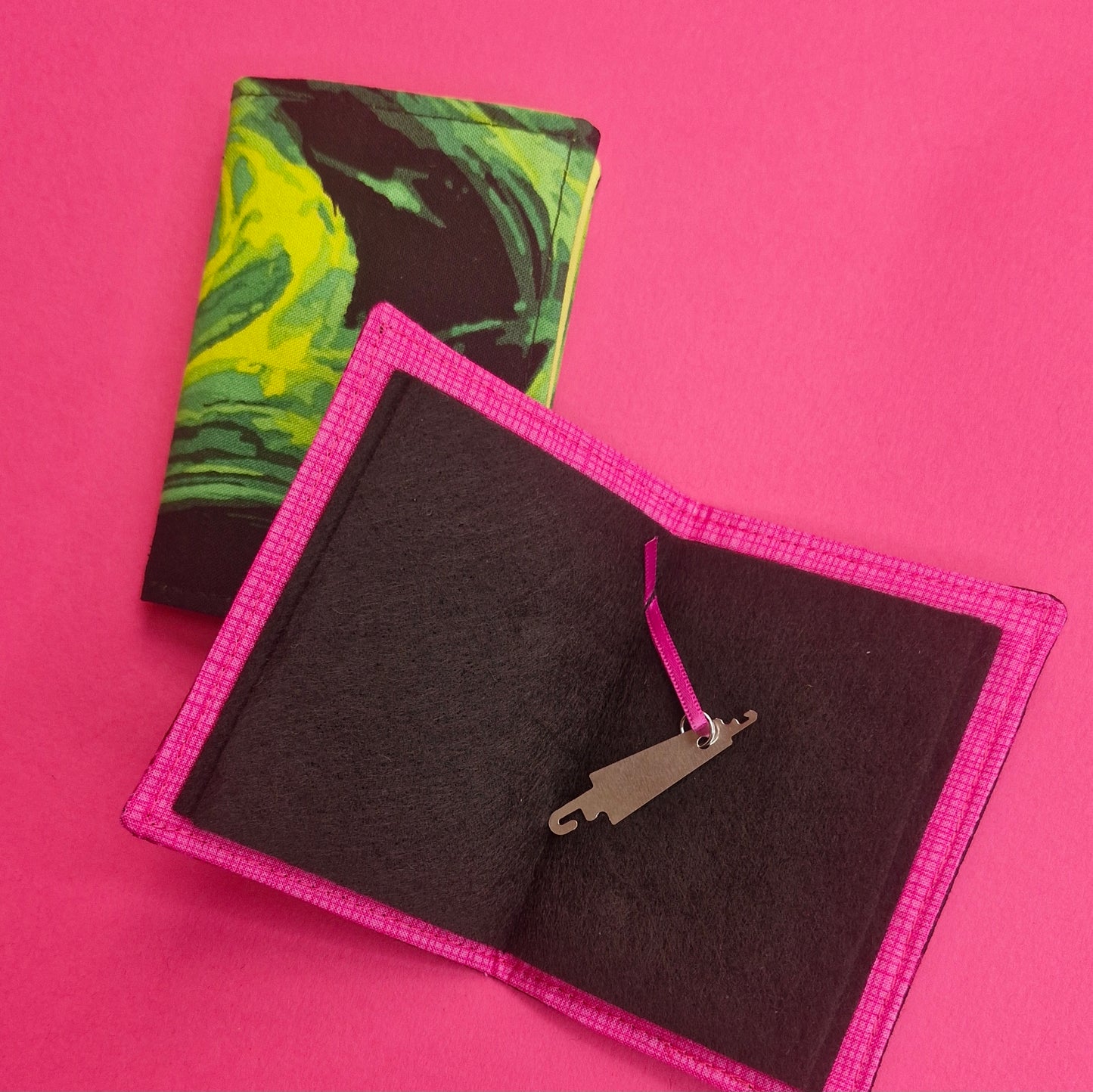 Smoky Print Needle Case