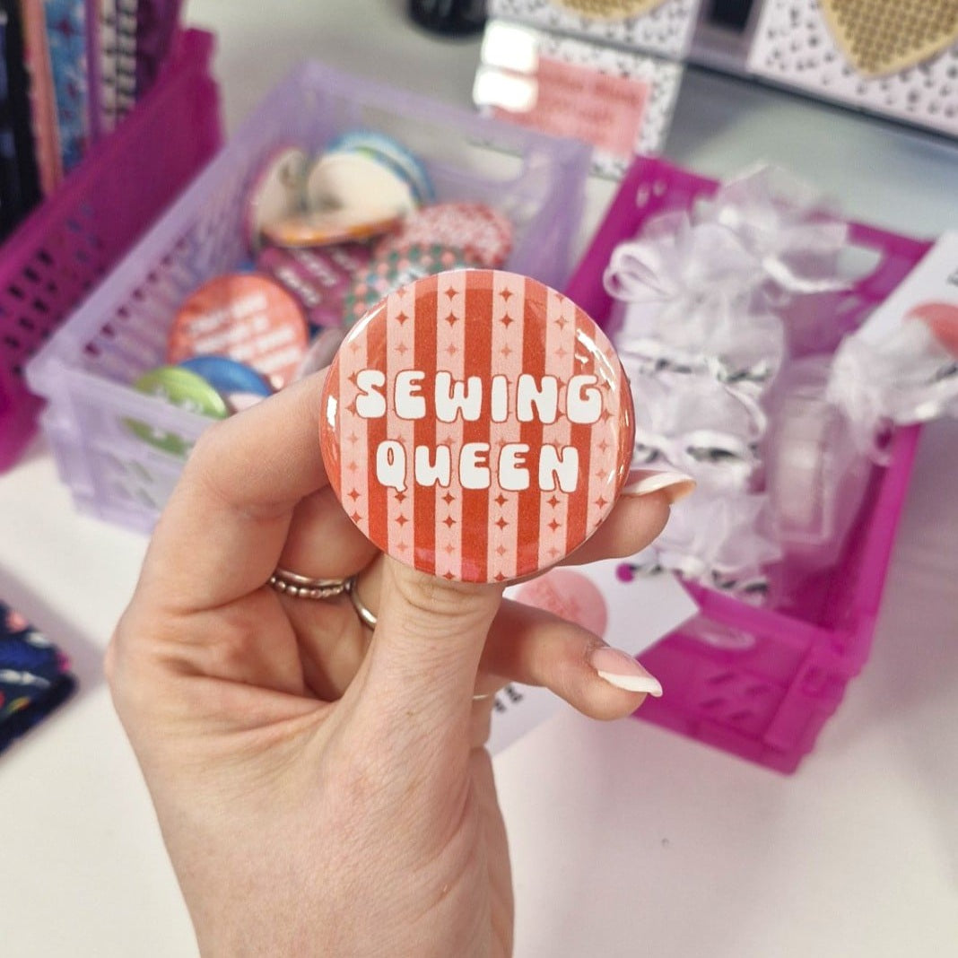 Badge- "sewing queen"