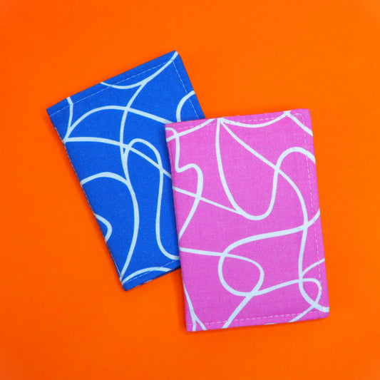 Squiggle Print Needle Case