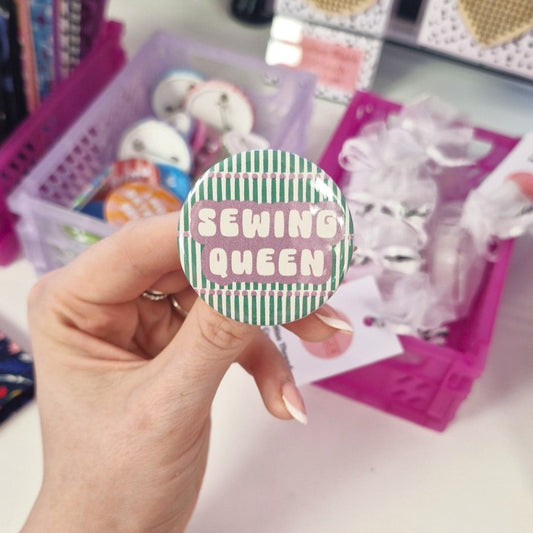 Badge- "sewing queen"